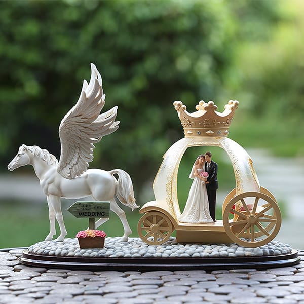 Luxury Flying horse Resin Wedding Couple Figurine 
